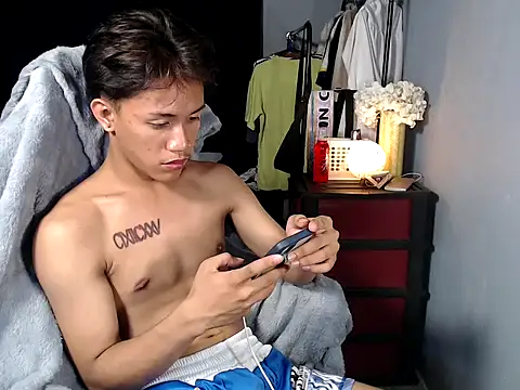 naughtyboyloy 0 online show from January 6, 5:49 pm