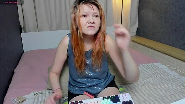 Snapshot of Nora_lovvvv chatting on September 20, 10:16 am Nora lovvvv online show from September 20, 10:16 am