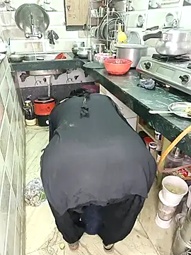 Snapshot of PRIYA_22 chatting on November 18, 12:31 pm PRIYA 22 online show from November 18, 12:31 pm