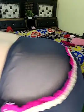 Snapshot of PRIYA_22 chatting on November 22, 7:18 am PRIYA 22 online show from November 22, 7:18 am