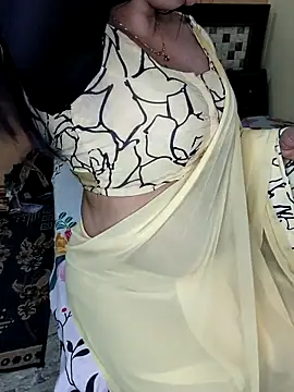 Snapshot of PRIYA_22 chatting on November 30, 2:43 pm PRIYA 22 online show from November 30, 2:43 pm