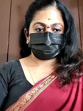 Snapshot of Sweetie_swetha37 chatting on October 8, 5:10 pm Sweetie swetha37 online show from October 8, 5:10 pm