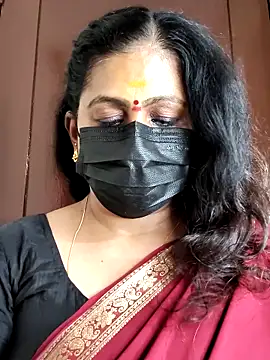 Snapshot of Sweetie_swetha37 chatting on October 9, 6:11 am Sweetie swetha37 online show from October 9, 6:11 am