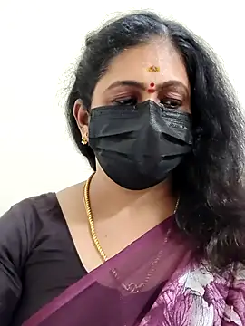 Snapshot of Sweetie_swetha37 chatting on November 14, 10:18 pm Sweetie swetha37 online show from November 14, 10:18 pm