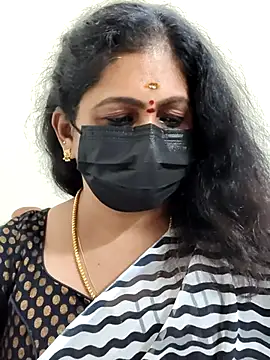 Snapshot of Sweetie_swetha37 chatting on November 15, 10:26 pm Sweetie swetha37 online show from November 15, 10:26 pm