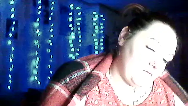 Snapshot of AngelQSky chatting on January 17, 2:33 pm AngelQSky online show from January 17, 2:33 pm
