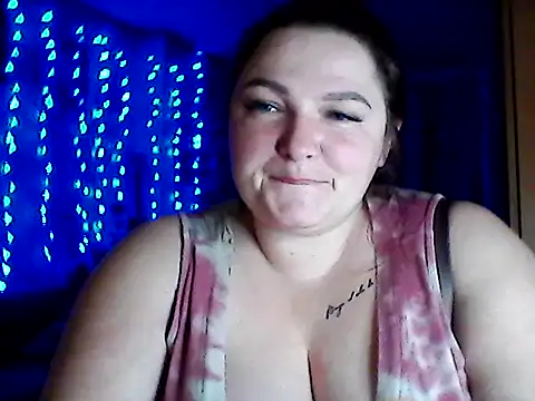 Snapshot of AngelQSky chatting on February 9, 8:13 pm AngelQSky online show from February 9, 8:13 pm