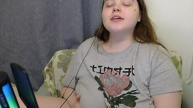 brattyprincessemma online show from November 4, 7:13 pm