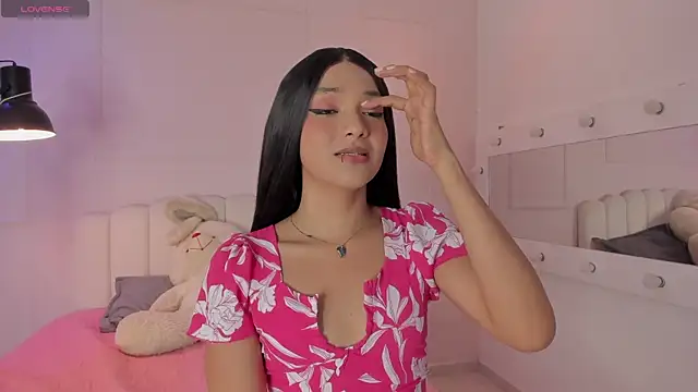 Doll Isa  online show from May 5, 9:12 pm