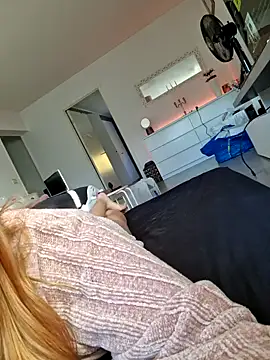 Snapshot of NibbleSweetie chatting on October 11, 1:20 pm NibbleSweetie online show from October 11, 1:20 pm