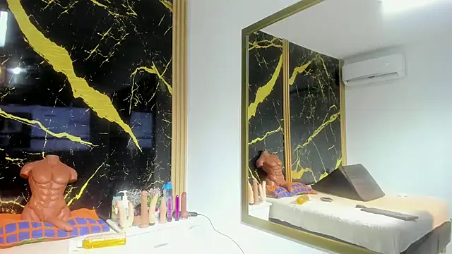 AdrianaVegga online show from February 20, 3:25 am