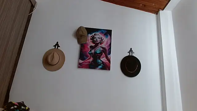 Crystal Star  online show from February 9, 3:49 pm