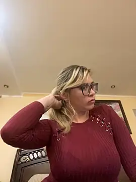 Crystal00Girl online show from October 11, 10:08 pm