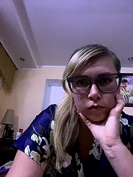 Crystal00Girl online show from October 14, 7:25 pm