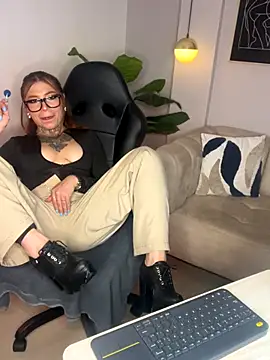 dreamleah  online show from September 22, 5:53 am