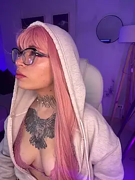 dreamleah  online show from April 26, 11:57 pm