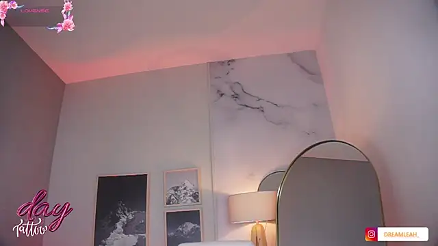 dreamleah  online show from July 17, 10:36 pm