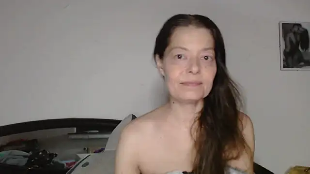 Snapshot of SexySarah177 chatting on February 24, 9:02 pm SexySarah177 online show from February 24, 9:02 pm