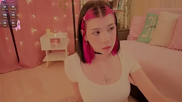 Snapshot of Winaria chatting on October 28, 4:27 am Winaria online show from October 28, 4:27 am