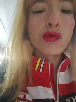 Snapshot of nena_cupcake_ chatting on July 1, 11:01 am nena cupcake online show from July 1, 11:01 am