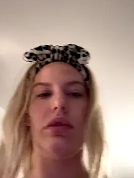 Chloemillerrxx online show from September 16, 12:22 am