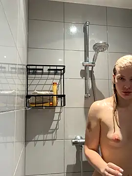 Chloemillerrxx online show from September 20, 1:12 pm