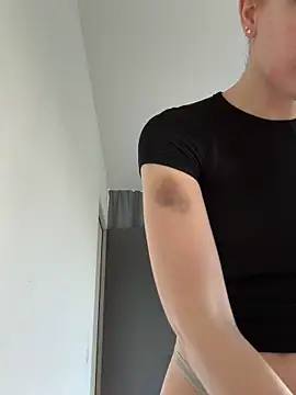 Chloemillerrxx online show from September 22, 3:14 pm