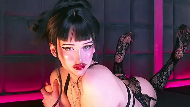 Snapshot of RoxyKyper chatting on December 3, 3:43 pm RoxyKyper online show from December 3, 3:43 pm