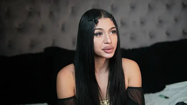 Snapshot of GiuliaSya chatting on October 11, 10:08 pm GiuliaSya online show from October 11, 10:08 pm