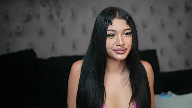Snapshot of GiuliaSya chatting on October 15, 9:26 pm GiuliaSya online show from October 15, 9:26 pm