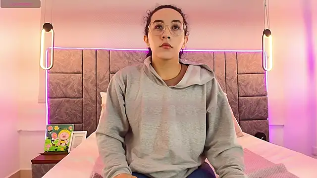 alehia cute online show from October 17, 1:25 pm