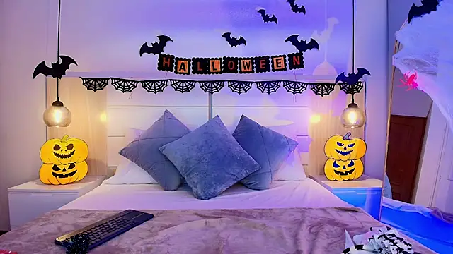 Snapshot of alehia_cute chatting on October 30, 12:45 am alehia cute online show from October 30, 12:45 am