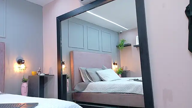 Camila Hill  online show from March 6, 1:29 pm