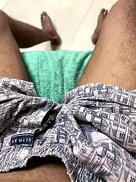 Johncockhot13690 online show from September 12, 8:20 pm