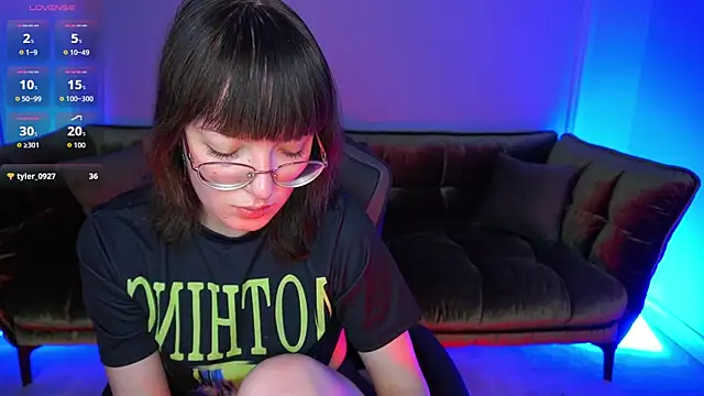 Snapshot of Pixie_Peachh chatting on October 22, 8:30 pm Pixie Peachh online show from October 22, 8:30 pm