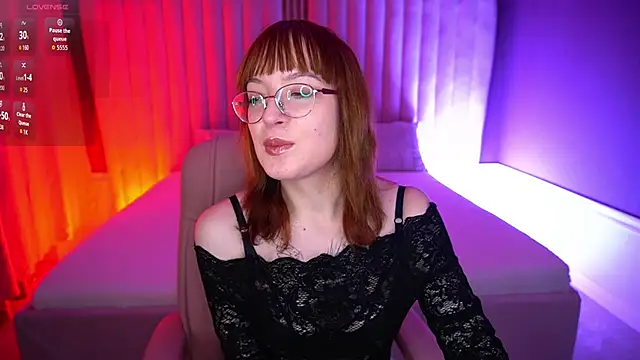 Snapshot of Pixie_Peachh chatting on November 19, 1:33 pm Pixie Peachh online show from November 19, 1:33 pm