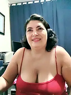 Snapshot of lina_maria99 chatting on September 27, 9:47 am lina maria99 online show from September 27, 9:47 am