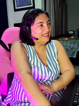 Snapshot of lina_maria99 chatting on October 5, 7:07 am lina maria99 online show from October 5, 7:07 am