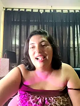 Snapshot of lina_maria99 chatting on October 15, 10:21 pm lina maria99 online show from October 15, 10:21 pm