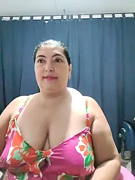 Snapshot of lina_maria99 chatting on October 27, 12:26 am lina maria99 online show from October 27, 12:26 am