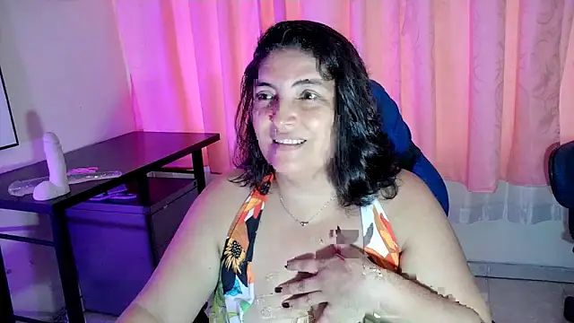 Snapshot of lina_maria99 chatting on December 3, 10:30 pm lina maria99 online show from December 3, 10:30 pm
