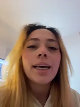 LanaMills  online show from February 17, 5:15 am