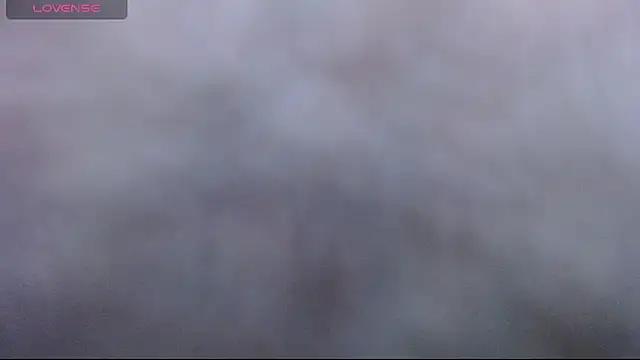 Snapshot of MiahLove3x chatting on December 14, 6:19 am MiahLove3x online show from December 14, 6:19 am