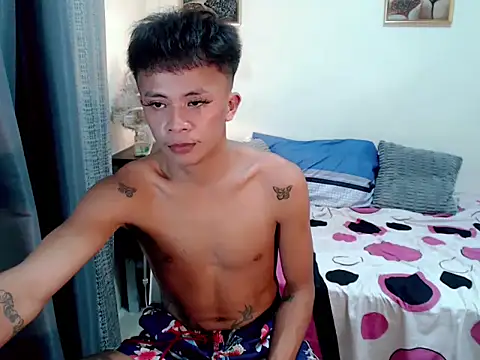 Snapshot of UrAsian_kirk chatting on September 29, 10:31 am UrAsian kirk online show from September 29, 10:31 am