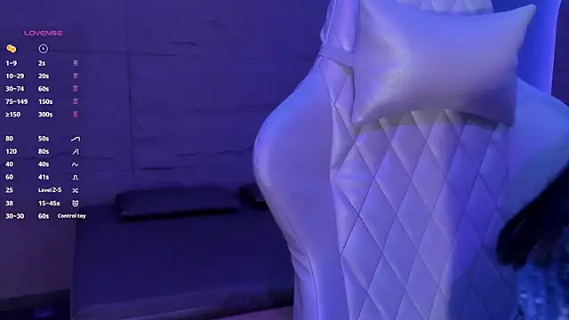 HannahMontgomery online show from February 17, 4:02 pm