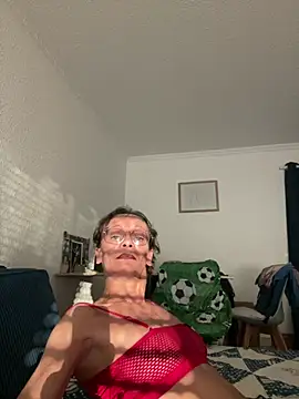 Snapshot of Chris06d22@xh chatting on July 5, 6:37 pm Chris06d22xh online show from July 5, 6:37 pm