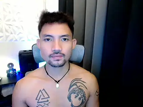 Snapshot of Thefriskyasian chatting on October 7, 11:24 pm Thefriskyasian online show from October 7, 11:24 pm