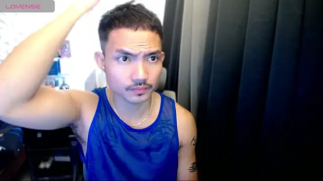 Snapshot of Thefriskyasian chatting on November 22, 3:38 am Thefriskyasian online show from November 22, 3:38 am