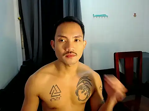 Snapshot of Thefriskyasian chatting on February 5, 11:59 am Thefriskyasian online show from February 5, 11:59 am