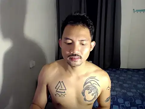 Snapshot of Thefriskyasian chatting on April 4, 10:13 am Thefriskyasian online show from April 4, 10:13 am